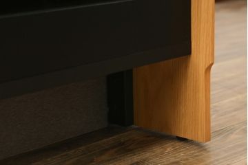中古　arflex(アルフレックス)　VISTA(ヴィスタ)　洗練されたデザインが目を惹くセラミック天板付きテレビボード(テレビ台、ローボード、リビングボード)(定価約72万円)(R-074959)