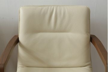中古　美品　北海道旭川家具　CONDE HOUSE(カンディハウス)　シンプルなデザインがインテリアに取り入れやすいアームチェア2脚セット(ダイニングチェア、椅子、イス)(定価1脚で約18万円)(R-074961)