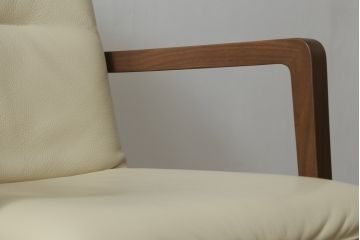 中古　美品　北海道旭川家具　CONDE HOUSE(カンディハウス)　シンプルなデザインがインテリアに取り入れやすいアームチェア2脚セット(ダイニングチェア、椅子、イス)(定価1脚で約18万円)(R-074961)