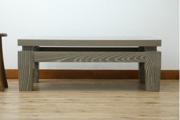 中古　美品　Cassinaixc.(カッシーナイクスシー)　PHILIPPE HUREL(フィリップ・ユーレル)デザイン　SARDANE(サルダン)　ローテーブル　定価約36万円　(R-074962)