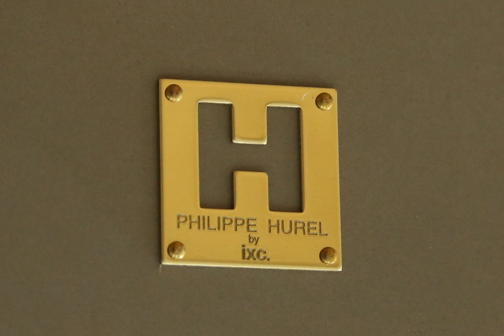 中古　美品　Cassinaixc.(カッシーナイクスシー)　PHILIPPE HUREL(フィリップ・ユーレル)デザイン　SARDANE(サルダン)　ローテーブル　定価約36万円　(R-074962)