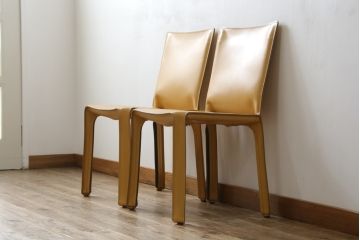 中古　美品　Cassina(カッシーナ)　412　CAB(キャブ)　MARIO BELLINI(マリオベリーニ)　シンプルモダンな空間づくりに活躍するアームレスチェア2脚セット(ダイニングチェア、椅子、イス、バラ売り可能)(定価2脚で約47万9千円)(R-074963)