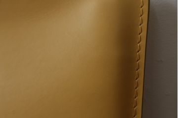 中古　美品　Cassina(カッシーナ)　412　CAB(キャブ)　MARIO BELLINI(マリオベリーニ)　シンプルモダンな空間づくりに活躍するアームレスチェア2脚セット(ダイニングチェア、椅子、イス、バラ売り可能)(定価2脚で約47万9千円)(R-074963)
