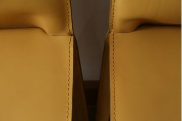 中古　美品　Cassina(カッシーナ)　412　CAB(キャブ)　MARIO BELLINI(マリオベリーニ)　シンプルモダンな空間づくりに活躍するアームレスチェア2脚セット(ダイニングチェア、椅子、イス、バラ売り可能)(定価2脚で約47万9千円)(R-074963)