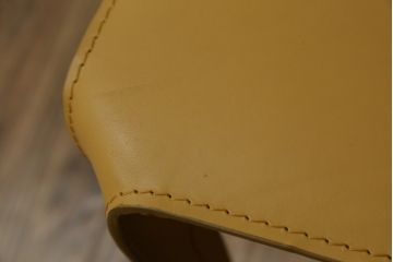 中古　美品　Cassina(カッシーナ)　412　CAB(キャブ)　MARIO BELLINI(マリオベリーニ)　シンプルモダンな空間づくりに活躍するアームレスチェア2脚セット(ダイニングチェア、椅子、イス、バラ売り可能)(定価2脚で約47万9千円)(R-074963)