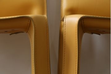 中古　美品　Cassina(カッシーナ)　412　CAB(キャブ)　MARIO BELLINI(マリオベリーニ)　シンプルモダンな空間づくりに活躍するアームレスチェア2脚セット(ダイニングチェア、椅子、イス、バラ売り可能)(定価2脚で約47万9千円)(R-074963)