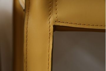 中古　美品　Cassina(カッシーナ)　412　CAB(キャブ)　MARIO BELLINI(マリオベリーニ)　シンプルモダンな空間づくりに活躍するアームレスチェア2脚セット(ダイニングチェア、椅子、イス、バラ売り可能)(定価2脚で約47万9千円)(R-074963)