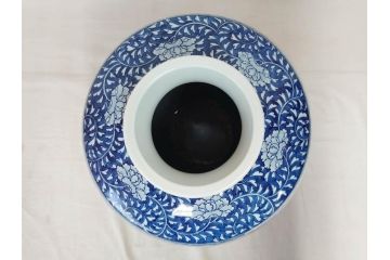 源右衛門窯　染錦間取菊牡丹絵　約49.5cm　落ち着いた華やかさが気品漂う花瓶(館林源右衛門、花入れ、飾壷、花器、唐草文、染付、共箱付き)(R-074976)