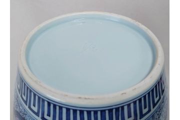 源右衛門窯　染錦間取菊牡丹絵　約49.5cm　落ち着いた華やかさが気品漂う花瓶(館林源右衛門、花入れ、飾壷、花器、唐草文、染付、共箱付き)(R-074976)