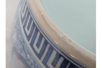 源右衛門窯　染錦間取菊牡丹絵　約49.5cm　落ち着いた華やかさが気品漂う花瓶(館林源右衛門、花入れ、飾壷、花器、唐草文、染付、共箱付き)(R-074976)