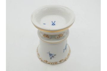 ドイツ　マイセン　Meissen　金彩　ブルーフラワー　青い花と昆虫　藍色の濃淡で表現されたデザインが素敵なベース&小物入れ(花瓶、ミニベース、花入れ、蓋物、ボンボニエール、キャンディーポット)(R-074977)