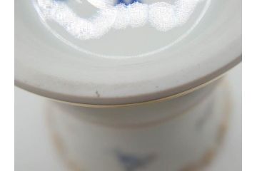 ドイツ　マイセン　Meissen　金彩　ブルーフラワー　青い花と昆虫　藍色の濃淡で表現されたデザインが素敵なベース&小物入れ(花瓶、ミニベース、花入れ、蓋物、ボンボニエール、キャンディーポット)(R-074977)