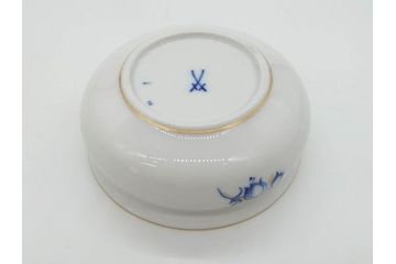 ドイツ　マイセン　Meissen　金彩　ブルーフラワー　青い花と昆虫　藍色の濃淡で表現されたデザインが素敵なベース&小物入れ(花瓶、ミニベース、花入れ、蓋物、ボンボニエール、キャンディーポット)(R-074977)