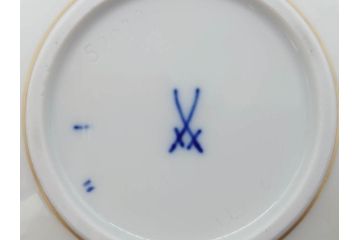 ドイツ　マイセン　Meissen　金彩　ブルーフラワー　青い花と昆虫　藍色の濃淡で表現されたデザインが素敵なベース&小物入れ(花瓶、ミニベース、花入れ、蓋物、ボンボニエール、キャンディーポット)(R-074977)