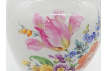 ドイツ　マイセン　Meissen　ベーシックフラワー　五つ花　蓋付　約22cm　鮮やかな花達が空間に華やぎをもたらすフラワーベース(花瓶、花入れ、飾り壺、壷、花器)(R-074978)