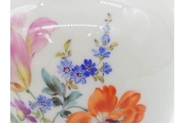 ドイツ　マイセン　Meissen　ベーシックフラワー　五つ花　蓋付　約22cm　鮮やかな花達が空間に華やぎをもたらすフラワーベース(花瓶、花入れ、飾り壺、壷、花器)(R-074978)