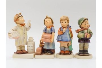 ドイツ　ゲーベル　フンメル人形4体セット　#322「小さな薬剤師」　#305「レンガ積み」　#421「寒い」　#251(Hum486)　陶磁(Little Pharmacist、少年、The Builder、It's COLD、I Wonder、少女、置物、フィギュア、ドール、DOLL、陶磁器人形)(R-074979)