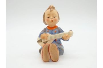 ドイツ　ゲーベル　フンメル人形5体セット　#309「愛を込めて挨拶を」　#53「ギターを弾く少女」　#111「少年と小鳥」　#96「小さな買いもの客」　#133「お母さんのお手伝い」　陶磁(Wite Loving Greetings、Joyful、Wayside Harmony、Little Shopper、Mother's Helper、置物、フィギュア、ドール、陶磁器人形)(R-074980)