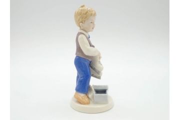 デンマーク　ROYAL COPENHAGEN(ロイヤルコペンハーゲン)　2009年 LUCAS SARAH　2001年 ミレニアム Frederik Emma　259 スキーを楽しむ少年　270 カイトを持つ少女　015 絵を描く少女　フィギュリン7体セット(The Millennium Collection、Limited Edition、Mini Collection、ミニコレクション)