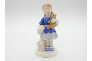 デンマーク　ROYAL COPENHAGEN(ロイヤルコペンハーゲン)　2009年 LUCAS SARAH　2001年 ミレニアム Frederik Emma　259 スキーを楽しむ少年　270 カイトを持つ少女　015 絵を描く少女　フィギュリン7体セット(The Millennium Collection、Limited Edition、Mini Collection、ミニコレクション)