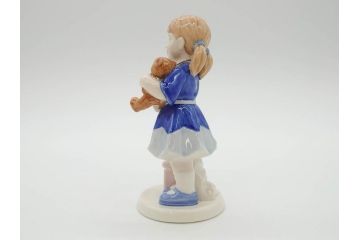 デンマーク　ROYAL COPENHAGEN(ロイヤルコペンハーゲン)　2009年 LUCAS SARAH　2001年 ミレニアム Frederik Emma　259 スキーを楽しむ少年　270 カイトを持つ少女　015 絵を描く少女　フィギュリン7体セット(The Millennium Collection、Limited Edition、Mini Collection、ミニコレクション)