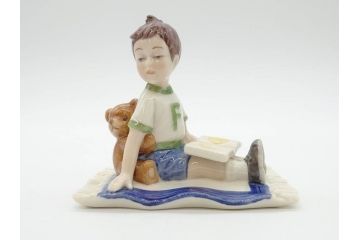 デンマーク　ROYAL COPENHAGEN(ロイヤルコペンハーゲン)　2009年 LUCAS SARAH　2001年 ミレニアム Frederik Emma　259 スキーを楽しむ少年　270 カイトを持つ少女　015 絵を描く少女　フィギュリン7体セット(The Millennium Collection、Limited Edition、Mini Collection、ミニコレクション)