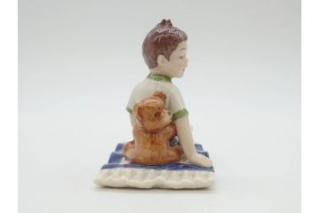 デンマーク　ROYAL COPENHAGEN(ロイヤルコペンハーゲン)　2009年 LUCAS SARAH　2001年 ミレニアム Frederik Emma　259 スキーを楽しむ少年　270 カイトを持つ少女　015 絵を描く少女　フィギュリン7体セット(The Millennium Collection、Limited Edition、Mini Collection、ミニコレクション)