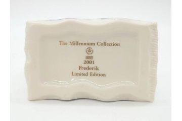 デンマーク　ROYAL COPENHAGEN(ロイヤルコペンハーゲン)　2009年 LUCAS SARAH　2001年 ミレニアム Frederik Emma　259 スキーを楽しむ少年　270 カイトを持つ少女　015 絵を描く少女　フィギュリン7体セット(The Millennium Collection、Limited Edition、Mini Collection、ミニコレクション)