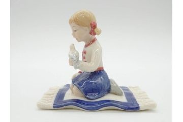 デンマーク　ROYAL COPENHAGEN(ロイヤルコペンハーゲン)　2009年 LUCAS SARAH　2001年 ミレニアム Frederik Emma　259 スキーを楽しむ少年　270 カイトを持つ少女　015 絵を描く少女　フィギュリン7体セット(The Millennium Collection、Limited Edition、Mini Collection、ミニコレクション)