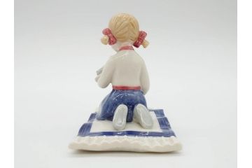 デンマーク　ROYAL COPENHAGEN(ロイヤルコペンハーゲン)　2009年 LUCAS SARAH　2001年 ミレニアム Frederik Emma　259 スキーを楽しむ少年　270 カイトを持つ少女　015 絵を描く少女　フィギュリン7体セット(The Millennium Collection、Limited Edition、Mini Collection、ミニコレクション)