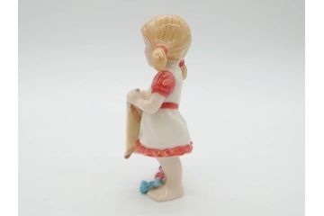 デンマーク　ROYAL COPENHAGEN(ロイヤルコペンハーゲン)　2009年 LUCAS SARAH　2001年 ミレニアム Frederik Emma　259 スキーを楽しむ少年　270 カイトを持つ少女　015 絵を描く少女　フィギュリン7体セット(The Millennium Collection、Limited Edition、Mini Collection、ミニコレクション)