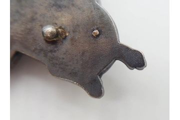 作家物　芳昭銘　金工　彫刻　意匠を凝らしたうさぎが愛らしい帯留め(金属工芸、兎、ウサギ、和装小物、着物道具、帯締め、アクセサリー)(R-074982)