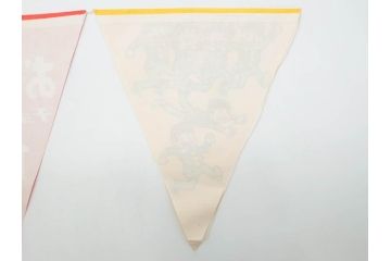 超稀少　コビト　おそ松くん　チョコレート　昭和レトロな雰囲気漂う三角のれん(ペナント、東京渡辺製菓、K.K、暖簾、広告、POP、袋付き)(R-074984)