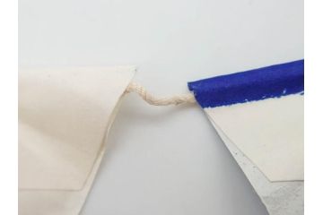 超稀少　コビト　おそ松くん　チョコレート　昭和レトロな雰囲気漂う三角のれん(ペナント、東京渡辺製菓、K.K、暖簾、広告、POP、袋付き)(R-074985)