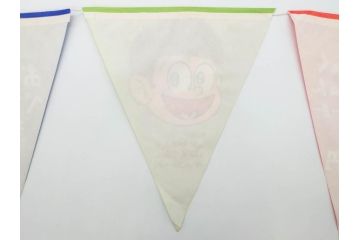 超稀少　コビト　おそ松くん　チョコレート　昭和レトロな雰囲気漂う三角のれん(ペナント、東京渡辺製菓、K.K、暖簾、広告、POP、袋付き)(R-074986)
