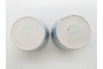 江戸期　古伊万里　染付　蛸唐草文　繊細なデザインと清涼感溢れるそば猪口2客セット(蕎麦猪口、湯呑み、湯のみ、和食器)(R-074987)