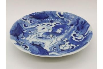 江戸期　古伊万里　染付　龍図　約32cm　1尺皿　藍色の濃淡で表現された迫力のある大皿(輪花、和皿、和食器、一尺)(R-074988)