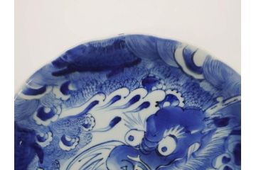 江戸期　古伊万里　染付　龍図　約32cm　1尺皿　藍色の濃淡で表現された迫力のある大皿(輪花、和皿、和食器、一尺)(R-074988)