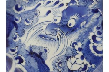 江戸期　古伊万里　染付　龍図　約32cm　1尺皿　藍色の濃淡で表現された迫力のある大皿(輪花、和皿、和食器、一尺)(R-074988)