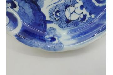 江戸期　古伊万里　染付　龍図　約32cm　1尺皿　藍色の濃淡で表現された迫力のある大皿(輪花、和皿、和食器、一尺)(R-074988)