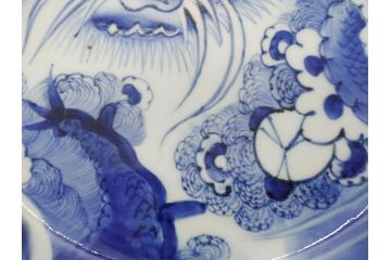 江戸期　古伊万里　染付　龍図　約32cm　1尺皿　藍色の濃淡で表現された迫力のある大皿(輪花、和皿、和食器、一尺)(R-074988)