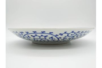 江戸期　成化年製　古伊万里　染付　蛸唐草文　松竹梅図　約45cm　1尺4寸皿　職人による丁寧な絵付けが目を惹く大皿(和皿、和食器、一尺四寸)(R-074989)