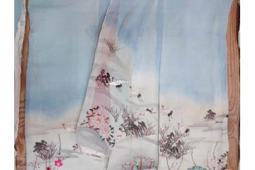 明治期　アンティーク　縮緬(ちりめん)　着物　刺繍　鶴亀文様　松竹梅　丸に抱き茗荷紋(古布、リメイク、衣装、振袖、大正ロマン、レトロ、Japanese KIMONO)(R-074990)