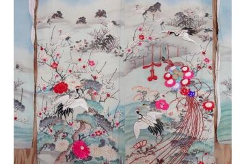 明治期　アンティーク　縮緬(ちりめん)　着物　刺繍　鶴亀文様　松竹梅　丸に抱き茗荷紋(古布、リメイク、衣装、振袖、大正ロマン、レトロ、Japanese KIMONO)(R-074990)