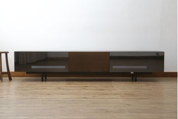 中古　美品!!　Cassinaixc.(カッシーナイクスシー)　BREATH(ブレス)　スタイリッシュな佇まいが魅力的なシアターボード(テレビ台、テレビボード、リビングボード、ローボード、収納棚、戸棚)(R-075008)