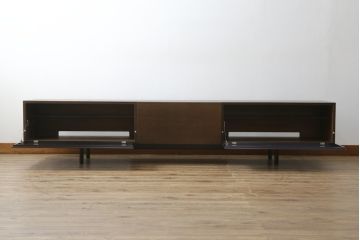 中古　美品!!　Cassinaixc.(カッシーナイクスシー)　BREATH(ブレス)　スタイリッシュな佇まいが魅力的なシアターボード(テレビ台、テレビボード、リビングボード、ローボード、収納棚、戸棚)(R-075008)