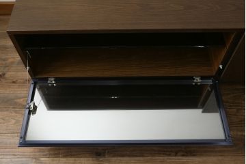 中古　美品!!　Cassinaixc.(カッシーナイクスシー)　BREATH(ブレス)　スタイリッシュな佇まいが魅力的なシアターボード(テレビ台、テレビボード、リビングボード、ローボード、収納棚、戸棚)(R-075008)