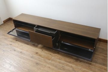 中古　美品!!　Cassinaixc.(カッシーナイクスシー)　BREATH(ブレス)　スタイリッシュな佇まいが魅力的なシアターボード(テレビ台、テレビボード、リビングボード、ローボード、収納棚、戸棚)(R-075008)