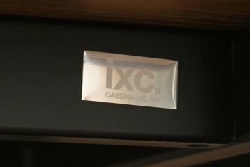中古　美品!!　Cassinaixc.(カッシーナイクスシー)　BREATH(ブレス)　スタイリッシュな佇まいが魅力的なシアターボード(テレビ台、テレビボード、リビングボード、ローボード、収納棚、戸棚)(R-075008)