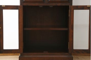 和製ビンテージ　民芸家具　クラシカルな佇まいが魅力的なハンガーポール付き縦型キャビネット(ワードローブ、洋服タンス、衣装タンス、収納棚、戸棚、ヴィンテージ)(R-075009)